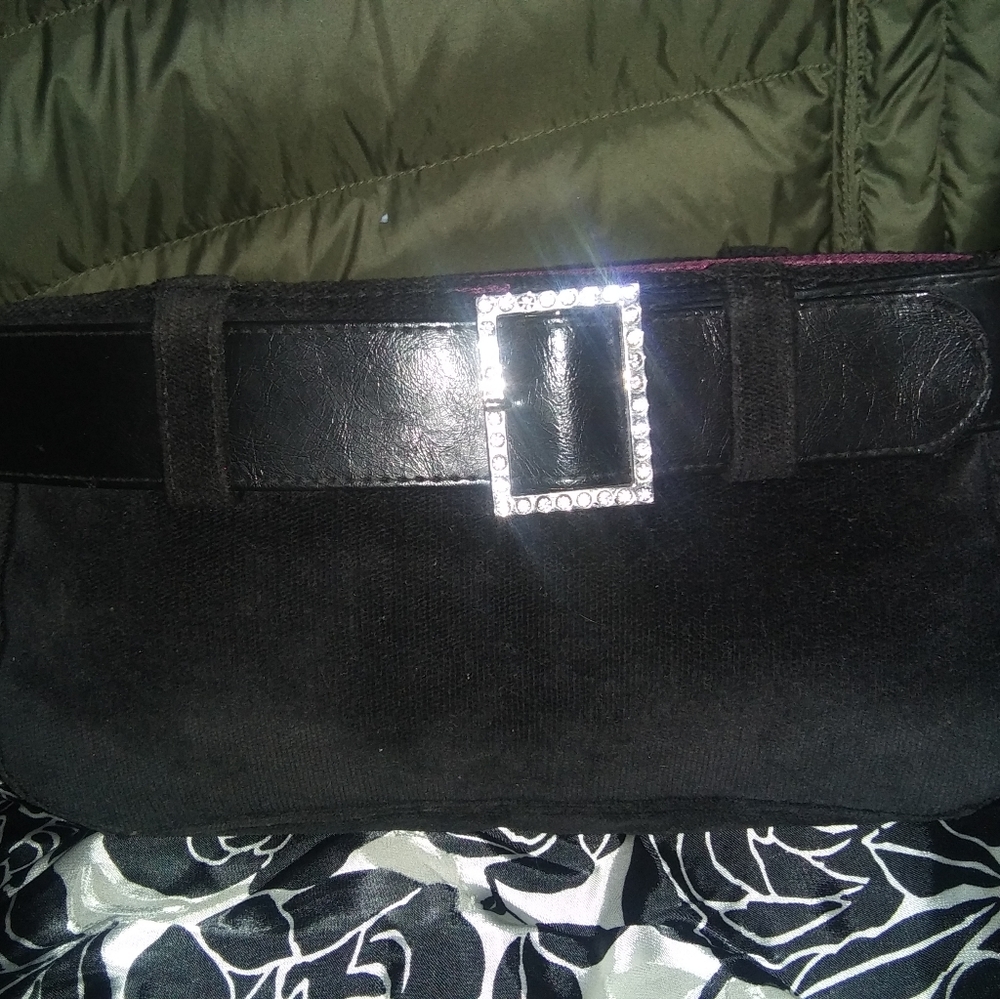 VS Black Velvet clutch